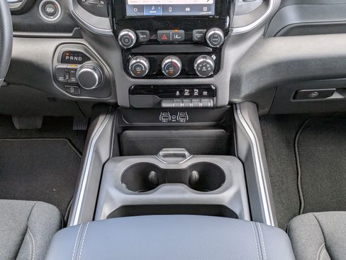New 2026 RAM 1500 Express AWD/4WD image 18
