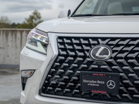 Used 2023 Lexus GX 460 Premium w/ Premium Plus Package image 7