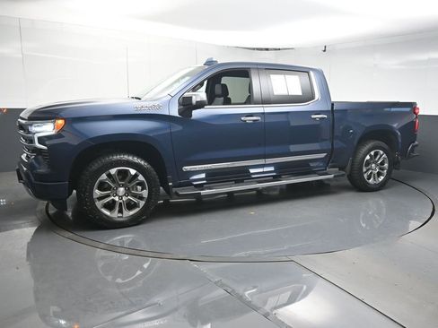 Used 2023 Chevrolet Silverado 1500 High Country w/ Technology Package image 4