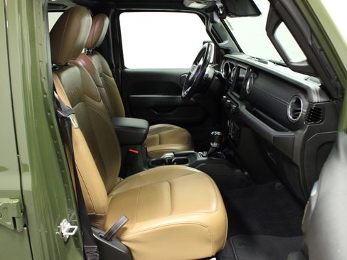 Used 2022 Jeep Wrangler Unlimited Sahara w/ Safety Group image 15