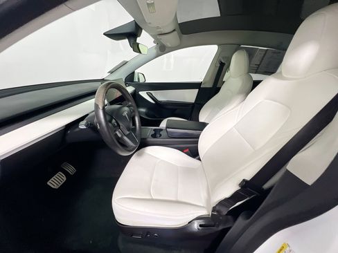 Used 2022 Tesla Model Y Performance image 14