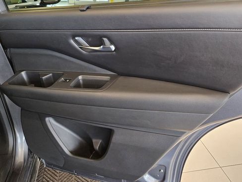 Certified 2023 Nissan Pathfinder SL image 30