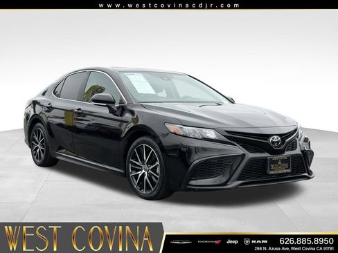 Used 2024 Toyota Camry SE w/ Blackout Package (TMS) FWD image 1