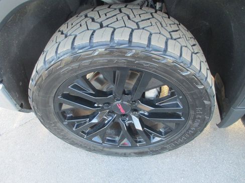 Used 2022 GMC Sierra 1500 SLT w/ SLT Premium Package image 13