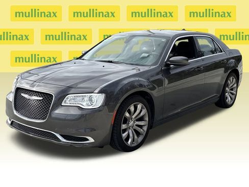 Used 2019 Chrysler 300 Touring L w/ Quick Order Package 22F image 12