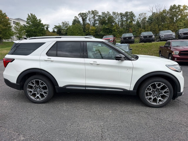 Used 2025 Ford Explorer Platinum w/ Ultimate Package AWD/4WD image 7