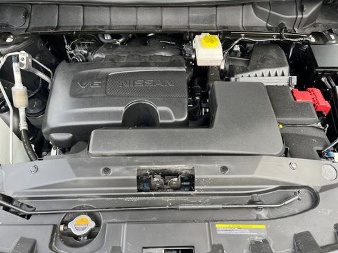 Used 2024 Nissan Pathfinder Platinum image 23