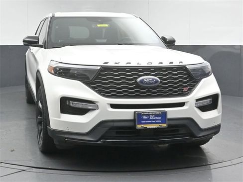 Certified 2022 Ford Explorer ST w/ ST Street Pack image 2