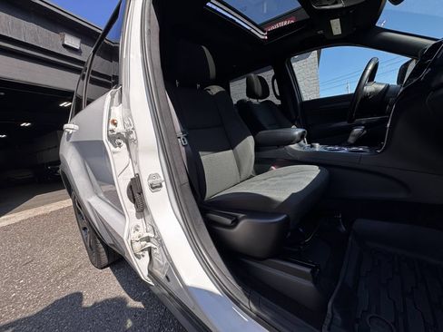 Used 2019 Jeep Grand Cherokee Laredo AWD/4WD image 18
