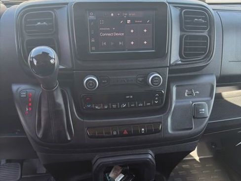 Used 2025 RAM ProMaster 2500 w/ Convenience Group image 9