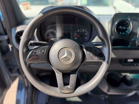 Used 2019 Mercedes-Benz Sprinter 144 image 18