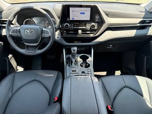 Used 2026 Toyota Highlander XLE AWD/4WD image 23