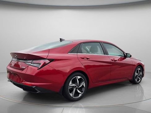 Used 2022 Hyundai Elantra Limited FWD image 6