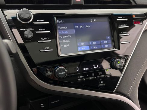Used 2018 Toyota Camry XSE image 21