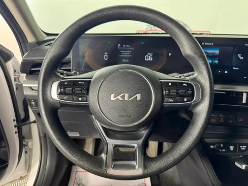 Used 2025 Kia K5 LXS FWD image 13