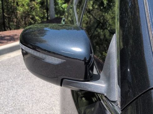Used 2019 Nissan Rogue SV FWD image 12