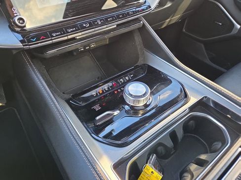 Used 2024 Jeep Wagoneer Series II image 18