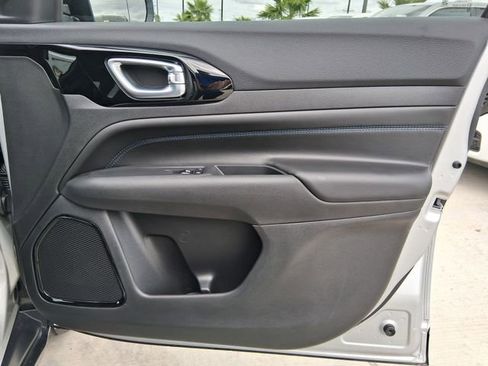 New 2026 Jeep Compass Latitude image 24