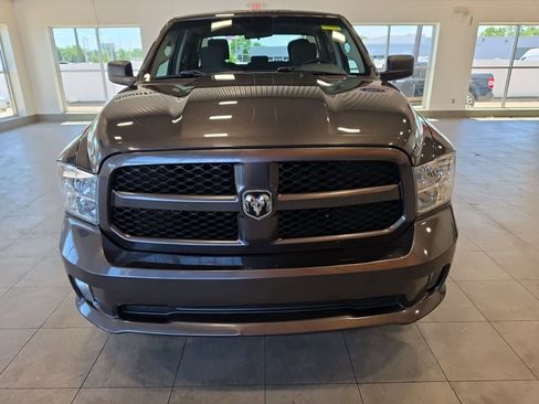 Used 2018 RAM 1500 Express w/ Express Value Package AWD/4WD image 3