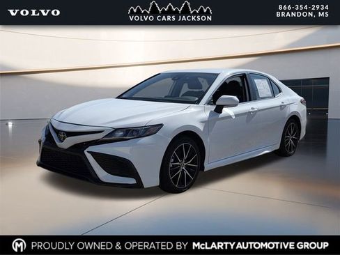 Used 2024 Toyota Camry SE image 6