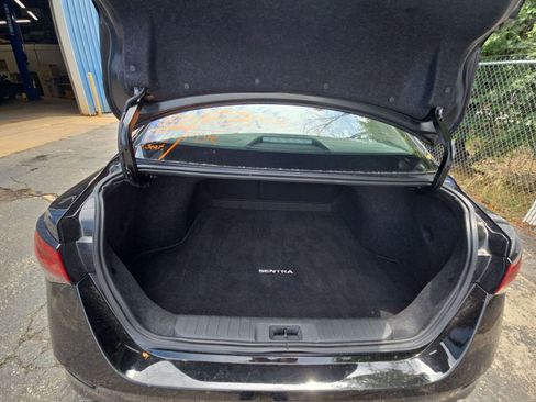 Used 2025 Nissan Sentra SV FWD image 11
