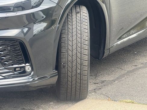 Used 2023 Lexus RX 500h F Sport image 10