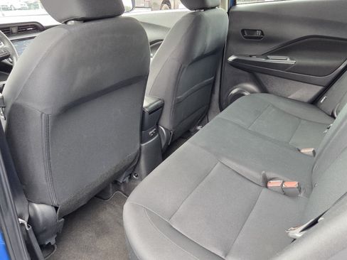 Used 2024 Nissan Kicks S FWD image 11