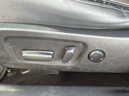 Used 2018 Toyota Highlander Plus w/ Carpet Mat Package (TMS) FWD image 20