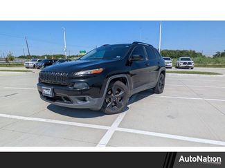 Used 2018 Jeep Cherokee Latitude w/ Altitude Package image 1