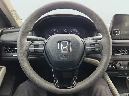 Certified 2023 Honda Accord EX image 28