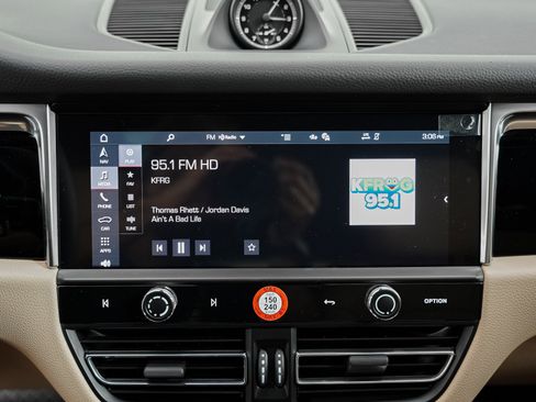 New 2026 Porsche Macan image 22