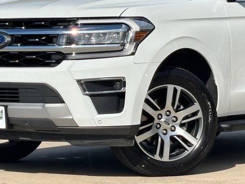 Used 2024 Ford Expedition Limited image 2