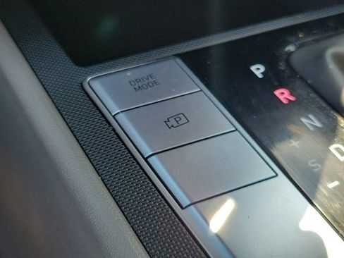 Used 2024 Hyundai Elantra SEL image 31