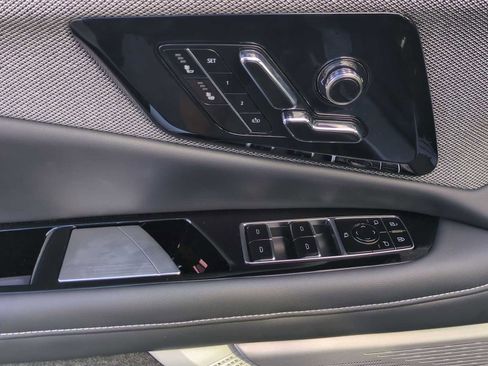 New 2025 Cadillac Optiq Luxury 1 image 11