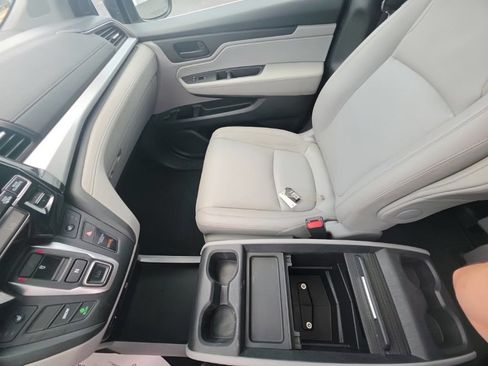 Used 2018 Honda Odyssey EX-L image 24