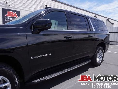 Used 2025 Chevrolet Suburban LT RWD image 40