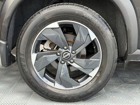 Used 2024 Nissan Rogue SV FWD image 19