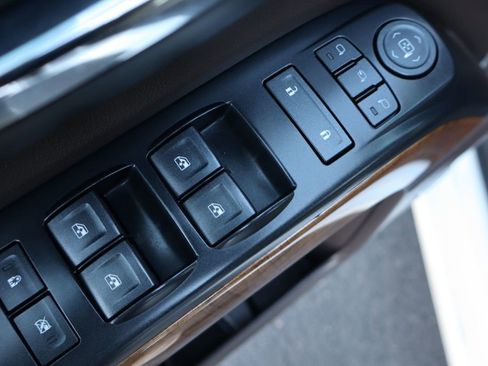 Used 2017 Chevrolet Silverado 1500 LTZ w/ Texas Edition image 28