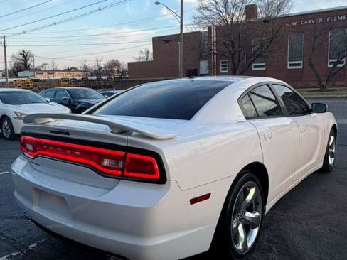 Used 2014 Dodge Charger SXT image 6