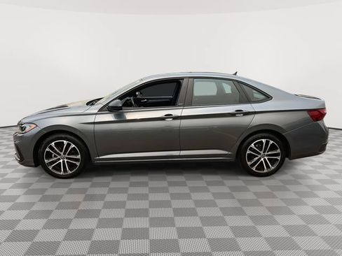 Used 2025 Volkswagen Jetta Sport FWD image 5