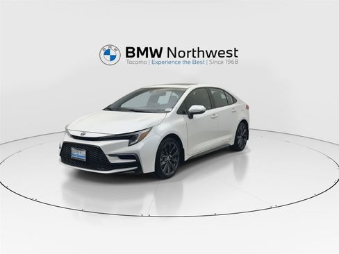 Used 2025 Toyota Corolla SE w/ SE Premium Package AWD/4WD image 9