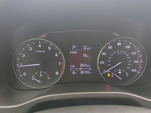 Used 2017 Hyundai Elantra SE image 10