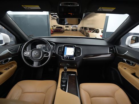 Used 2017 Volvo XC90 T5 Momentum w/ Momentum Plus Package image 20