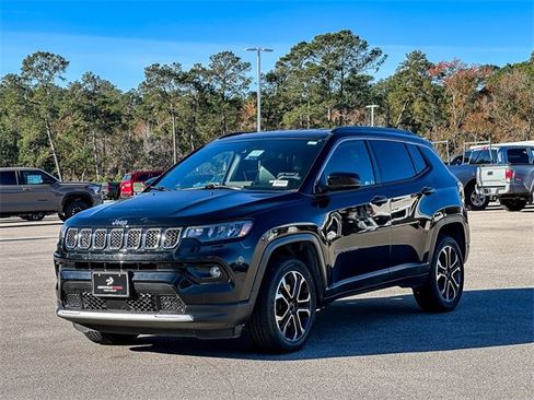 Used 2023 Jeep Compass Limited w/ Mopar Graphics Package image 4