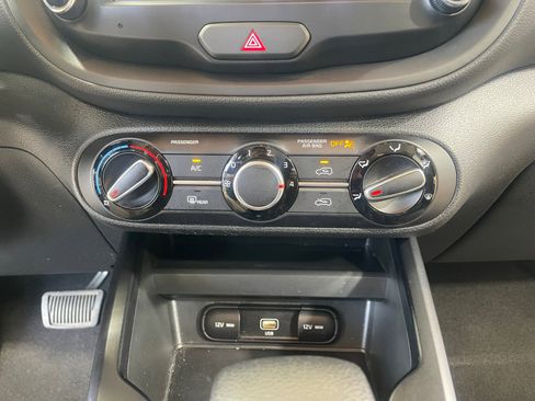 Used 2022 Kia Soul LX FWD image 11