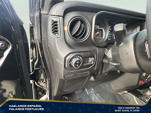 Used 2025 Jeep Gladiator Mojave w/ Safety Group AWD/4WD image 17