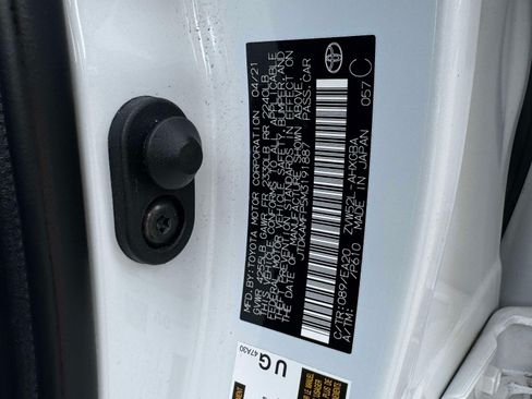 Certified 2021 Toyota Prius Prime Limited FWD image 27
