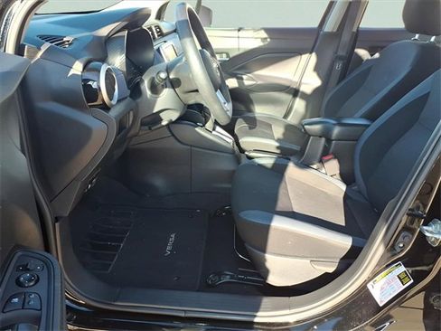 Used 2023 Nissan Versa SV image 11