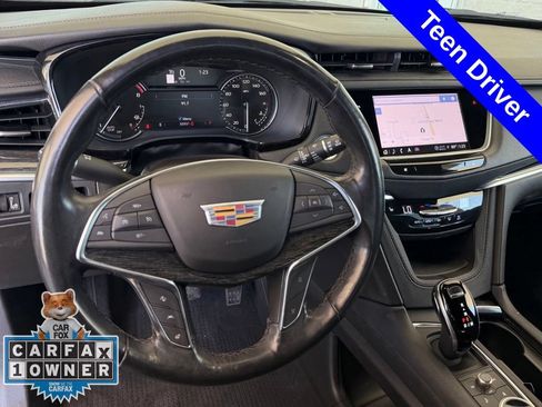 Used 2023 Cadillac XT5 Premium Luxury FWD image 12