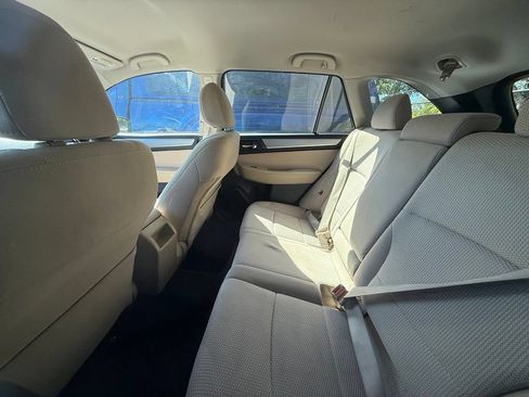 Used 2017 Subaru Outback 2.5i Premium AWD/4WD image 9